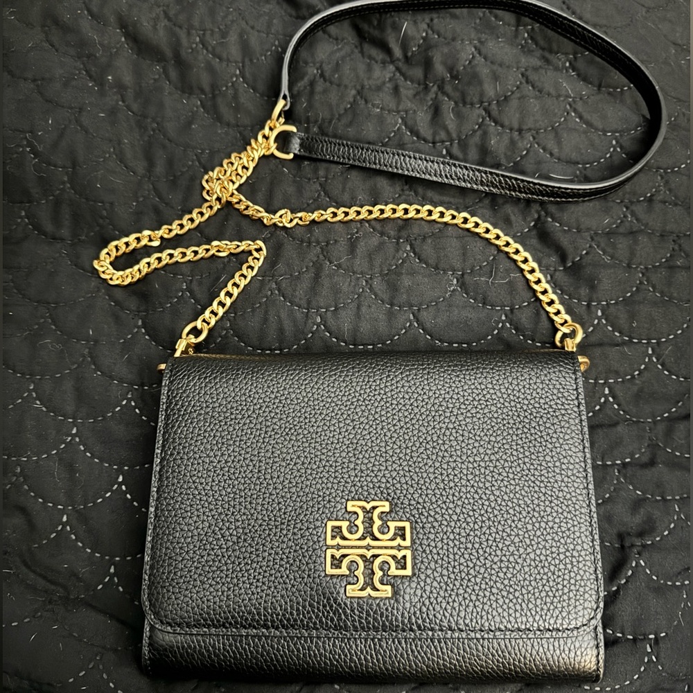 Brand new Tory Burch Britten Chain Wallet